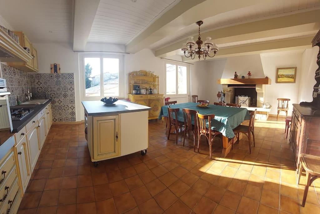 Вилла Mon Ventoux Modene Экстерьер фото