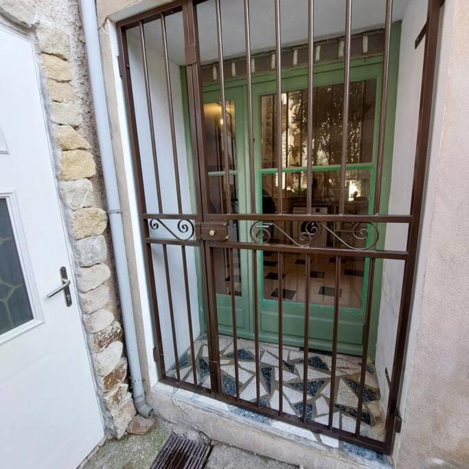 Вилла Mon Ventoux Modene Экстерьер фото